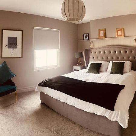 3 Bedroom Luxury Apartment Main Street Cashel  Eksteriør billede