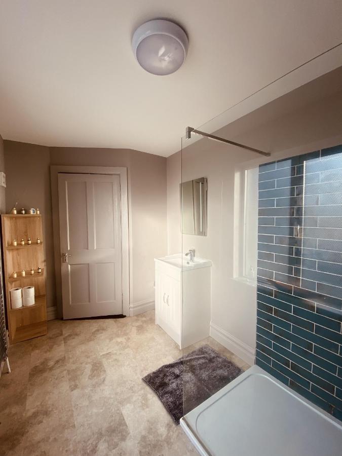 3 Bedroom Luxury Apartment Main Street Cashel  Eksteriør billede