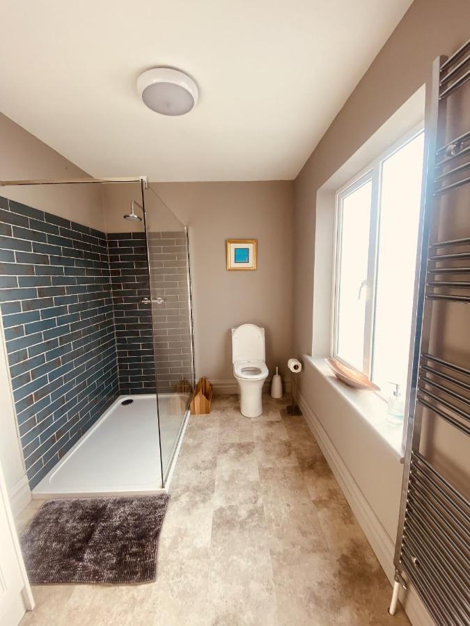 3 Bedroom Luxury Apartment Main Street Cashel  Eksteriør billede