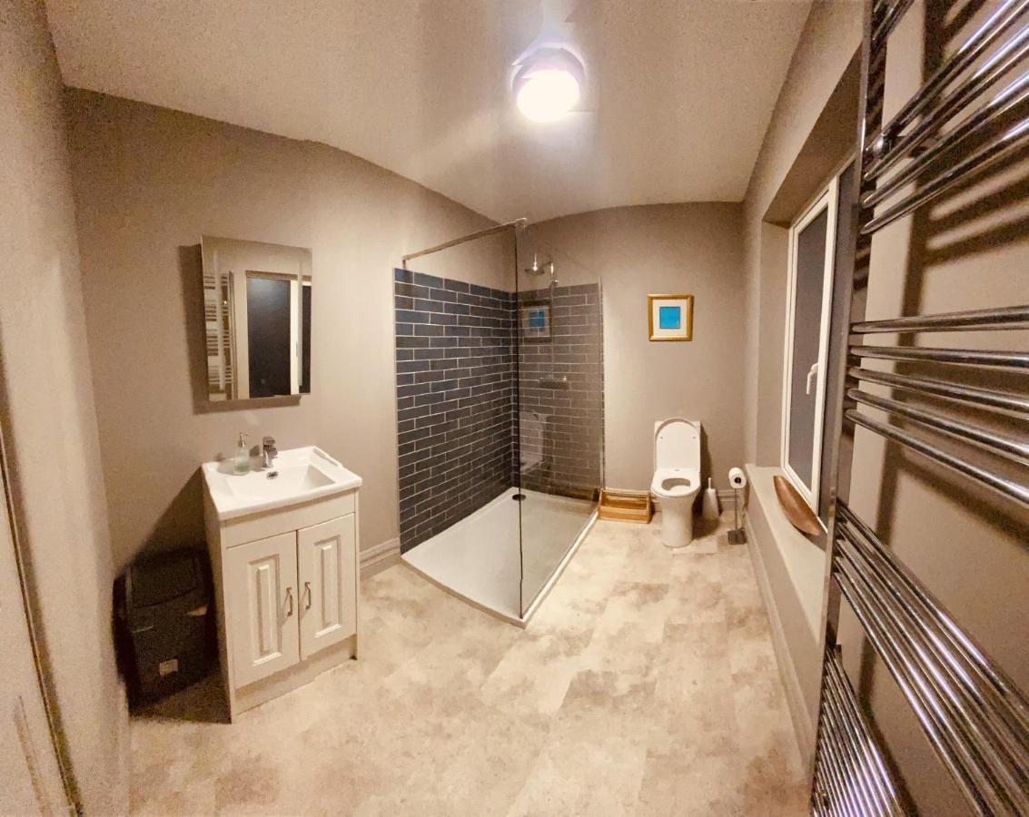3 Bedroom Luxury Apartment Main Street Cashel  Eksteriør billede
