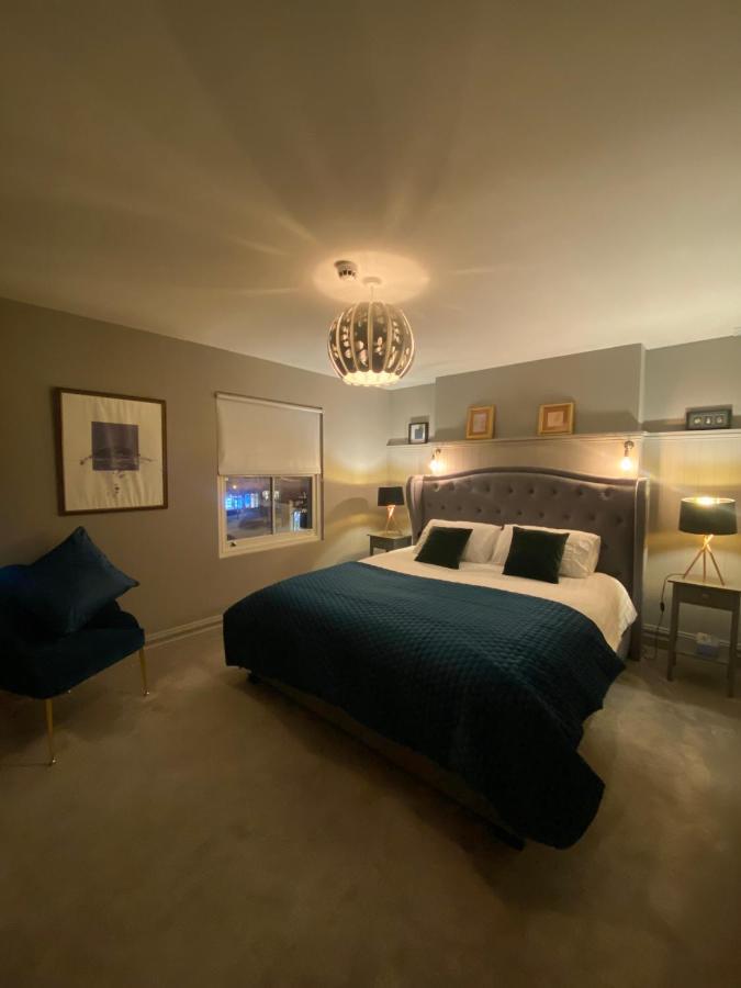 3 Bedroom Luxury Apartment Main Street Cashel  Eksteriør billede